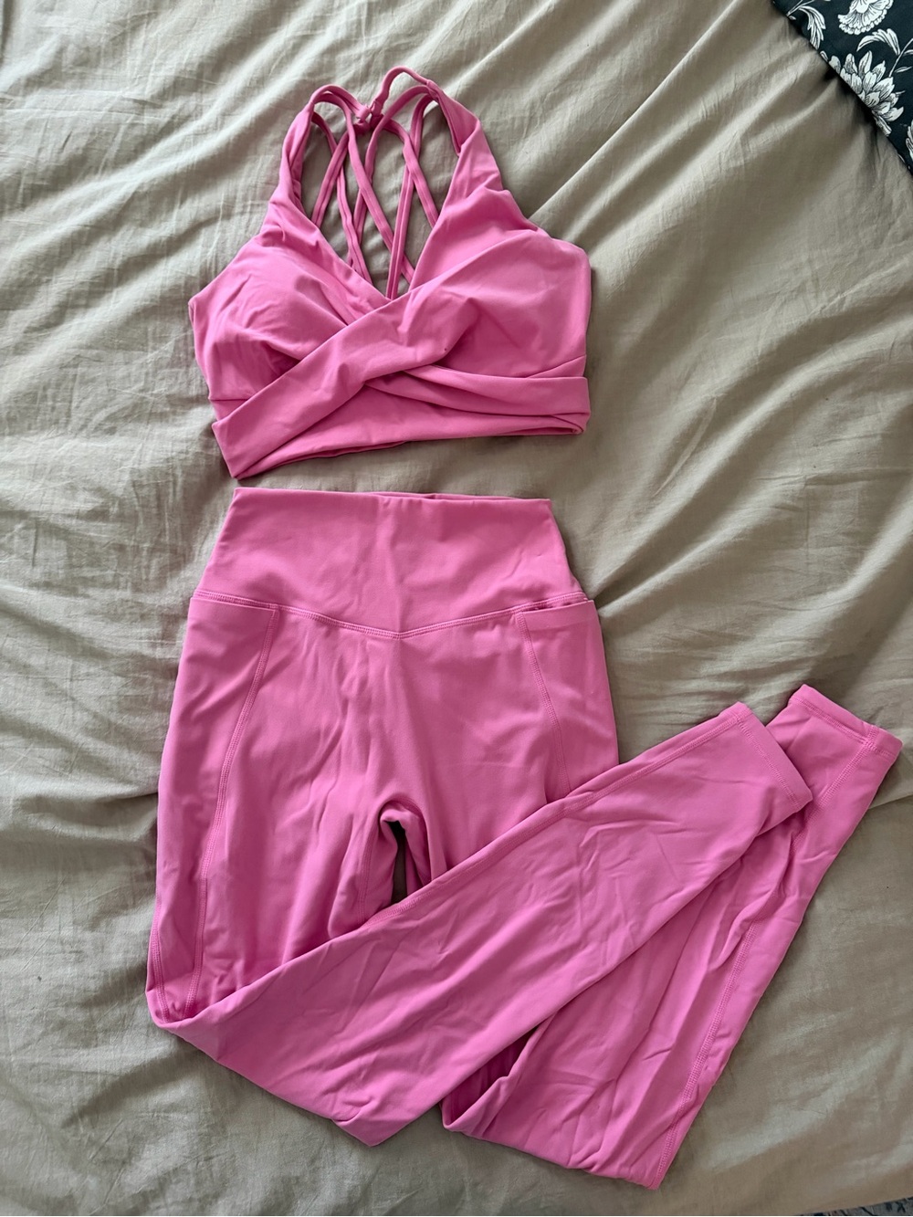 Buffbuny High-Waist Pink Leggings with Strappy Sports Bra Set